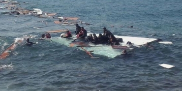 Bir ülke yoğunlaşan göç dalgasına karşı OHAL ilan etti - Tekne