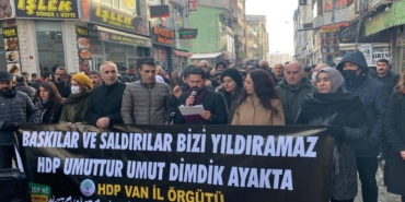 HDP Bahçelievler ilçe binasına yapılan saldırı Van'da protesto edildi