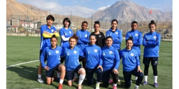 Hakkarigücü Kadın Futbol takımı liderliğini korudu