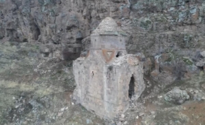 Muradiye'deki tarihi kilise define avcıları tarafından tahrip edildi