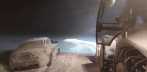 Van’da kar yağışında mahsur kalanlar kurtarıldı