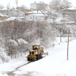 Van’da kar yağışından dolayı 185 yerleşim yerinin yolu ulaşıma kapandı