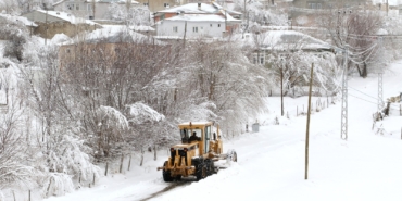 Yoğun kar yağışı sonucu 172 yerleşim yerine ulaşılmıyor - Kar yagisi van