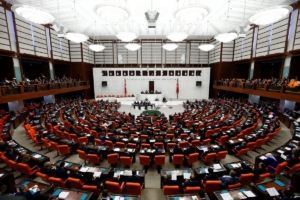 Aralarında HDP Eş Genel Başkanı Sancar’ında buluduğu 10 milletvekiline ait fezlekeler meclise sunuldu1