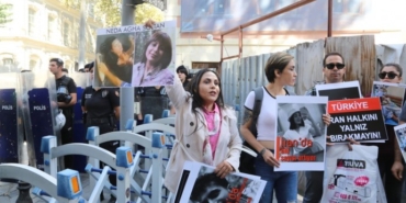 iran-konsolog-protesto
