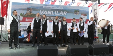 İstanbul’da Van rüzgarı esti: Dengbej divanı büyük ilgi topladı - Van Fed 1
