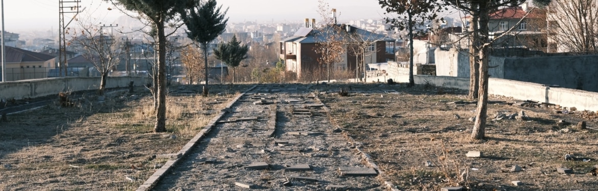 Hacıbekir Mahallesi’ndeki tek park çürümeye terk edildi (6)