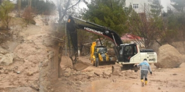Deprem bölgesini sel vurdu: 5 kişi hayatını kaybetti - deprem bolgesi sel