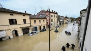 Sel felaketi nedeniyle 36 bin kişi evini terk etti