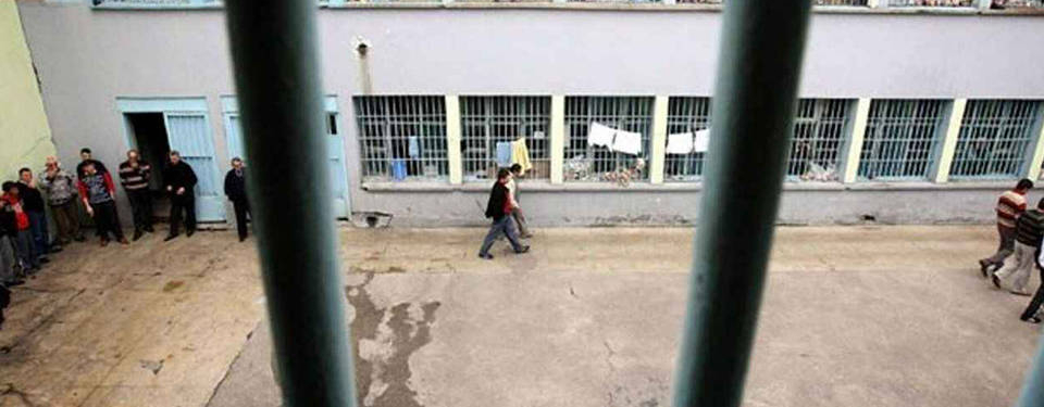 Prisons are 'crammed' after the economic crisis - hukumlu ve tutuklu sayisinda rekor artis