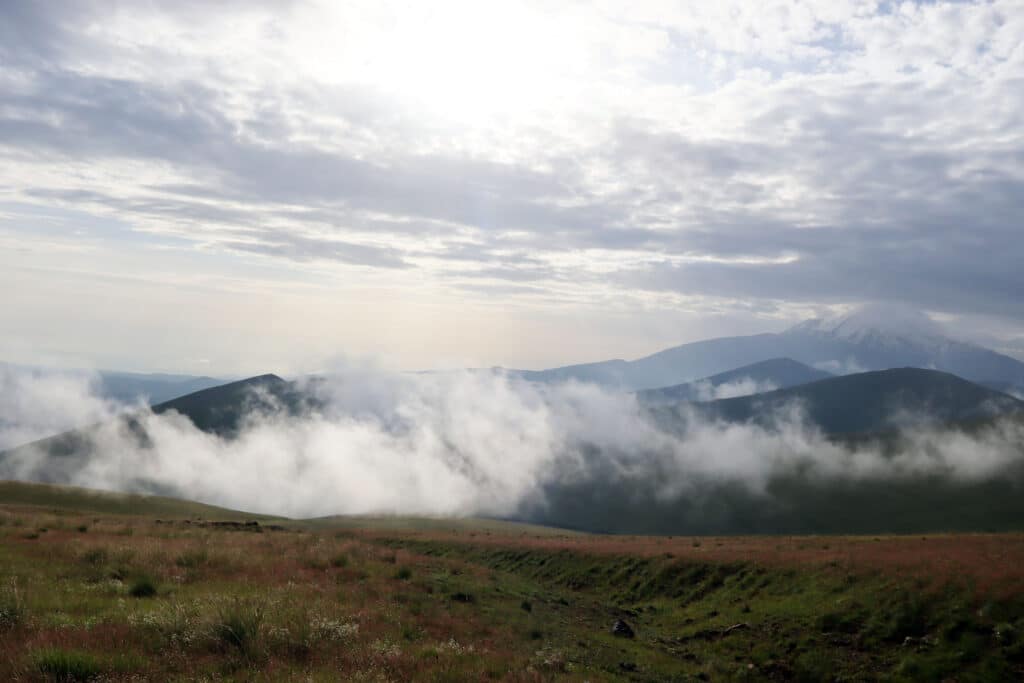Bulutların dağ ve vadilerle dansı kameraya yansıdı - Bulutlarin dag ve vadilerle dansi kameraya yansidi1