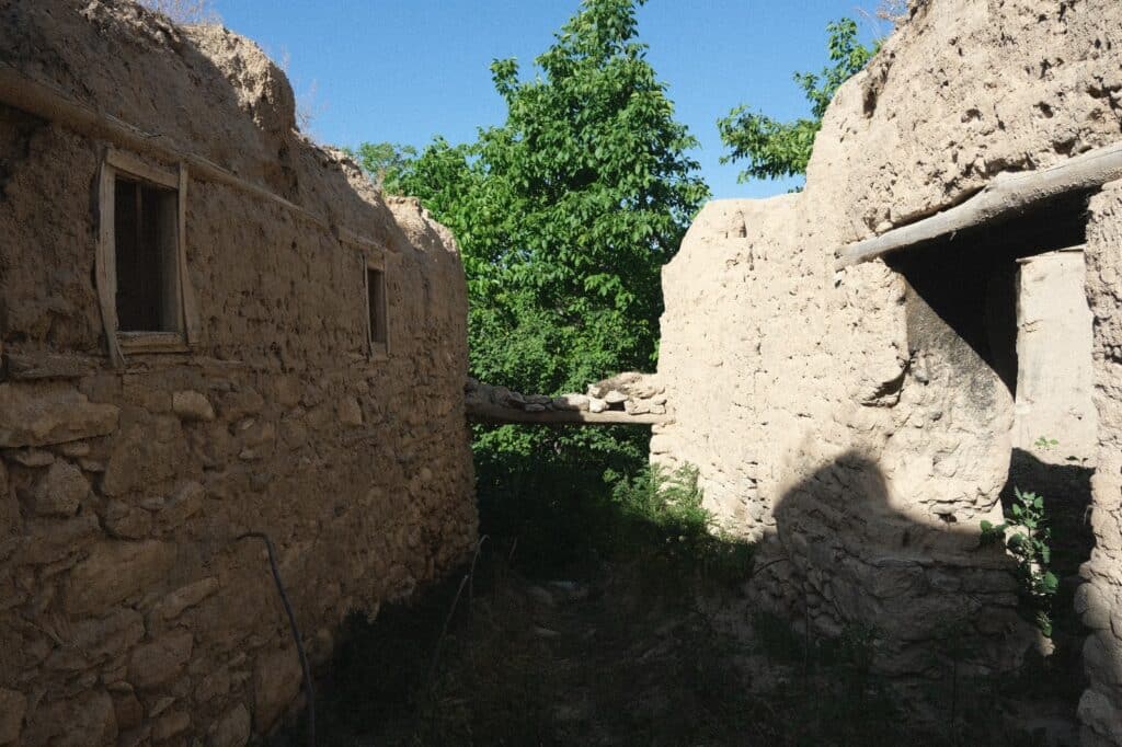 Yaşamını yok olmaya yüz tutmuş tarihi evleri korumaya adadı - Yasamini yok olmaya yuz tutmus tarihi evleri korumaya adadi 9