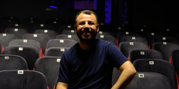 Tiyatrocu Kaya: Kürtçe tiyatroya yönelik baskılar bizi yıldırmıyor - tiyatrocu erdal kaya 1
