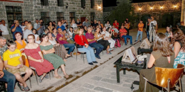 Diyarbakır’daki tarihi kilisede Türk, Fransız ve Ermeni sanatçılardan müzik dinletisi - 3791