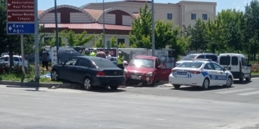 Erzurum'da iki otomobil çarpıştı, 6 kişi yaralandı