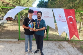Erzurumlu gençler, geliştirdikleri roketle Türkiye şampiyonu oldu