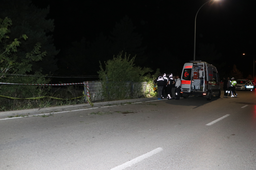 Erzurum'da trafik kazası: Kardeşlerden biri öldü, diğeri ağır yaralı - AA 20230814 31918750 31918746 ERZURUMDA TRAFIK KAZASINDA KARDESLERDEN BIRI OLDU DIGERI AGIR YARALANDI