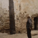 Van’da yok olmaya yüz tutmuş manastırı kendi çabalarıyla koruyor