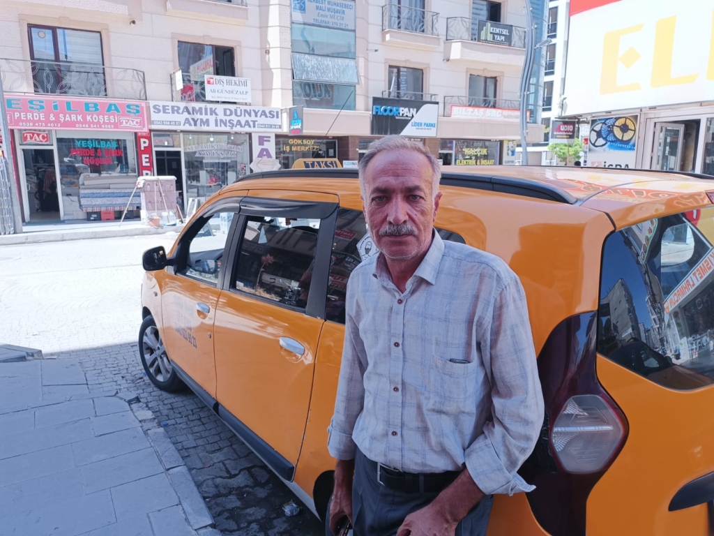 Van’da taksi ücretlerine yapılan zam akaryakıt zamlarının gölgesinde kaldı - van taksiciler 3