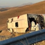 Göçmenleri taşıyan otobüs kaza yaptı: 5 kişi öldü