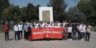 İHD, Diyarbakır ve Kars’ta Dünya Barış Günü vesilesi ile basın açıklaması gerçekleştirdi
