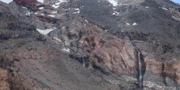 Küresel ısınmanın etkisi ile Ağrı Dağı'nda bulunan takke buzulu küçülüyor - Kuresel isinmanin etkisi ile Agri Daginda bulunan takke buzulu kuculuyor1 5