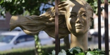 Mahsa’nın heykeli Brüksel’e dikildi - brukselde mahsa amini nin heykeli dikildi