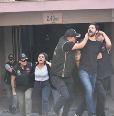 Hevserokên HDP’ê yên Îzmîrê hatin girtin - 690x390cc izm 09 10 2023 hdpli esbakanlar tutuklandi