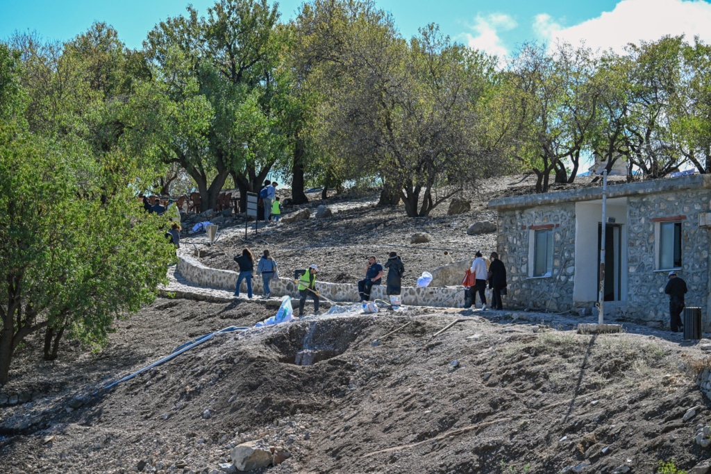 Akdamar Adası yenilenen yüzüyle ziyaretçilerini ağırlayacak - AA 20231013 32389085 32389044 VAN GOLUNDEKI AKDAMAR ADASI YENILENEN YUZUYLE ZIYARETCILERINI AGIRLAYACAK