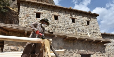 Çukurca'daki tarihi kale evleri turizme kazandırılacak