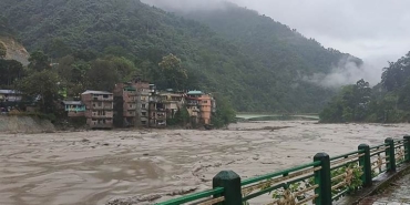 Sel felaketi: 23’ü asker 30 kişi kayıp - hindistan sel felaketi