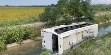 Tarım işçilerini taşıyan minibüs kaza yaptı: 10 işçi yaralandı - tarim iscileri kaza