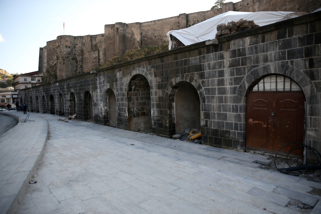 Bitlis’te ‘Kentsel Dönüşüm’ projesi nerdeyse tamamlandı - AA 20231101 32591851 32591815 BITLISIN TARIHI DOKUSU DERE USTU KENTSEL DONUSUM PROJESI ILE ORTAYA CIKARILIYOR