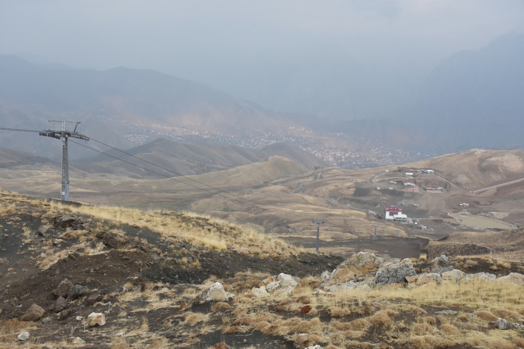 Hakkari'deki kayak merkez yeni sezona hazırlanıyor - AA 20231109 32758539 32758532 HER YIL BINLERCE KAYAKSEVERI AGIRLAYAN HAKKARIDEKI MERKEZ YENI SEZONA HAZIRLANIYOR