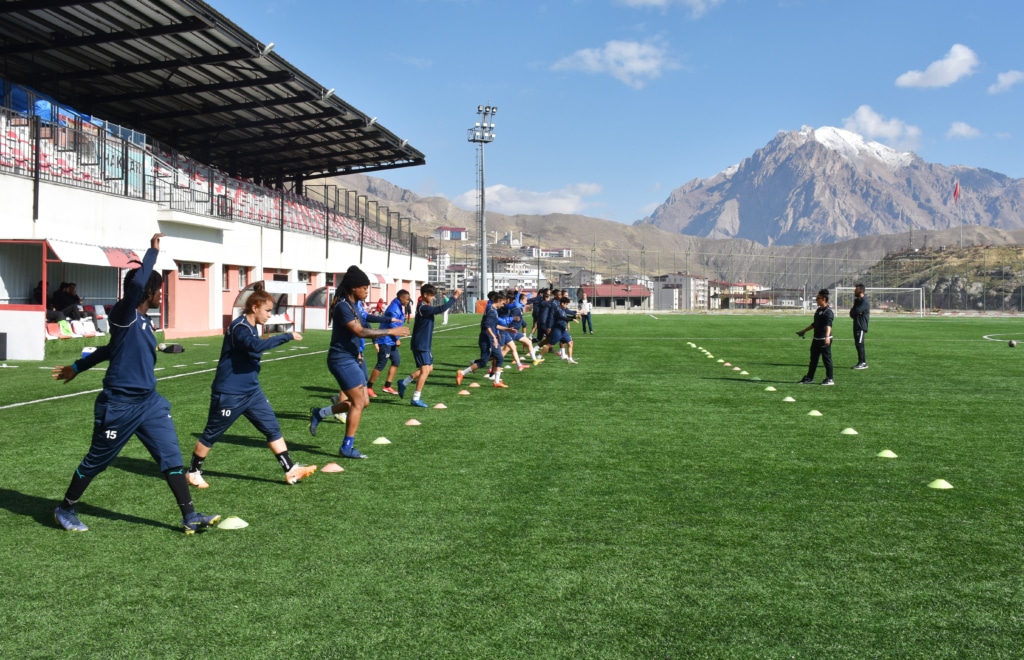 Hakkarigücü Kadın Futbol Takımı ‘gol kraliçesi’ni kadrosuna kattı - AA 20231110 32783818 32783810 HAKKARIGUCU KADIN FUTBOL TAKIMI KAMERUNLU GOL KRALICESINI KADROSUNA KATTI