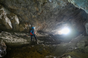 Van'daki mağaralar doğaseverlerin ve arkeoloji meraklılarının ilgisini çekiyor