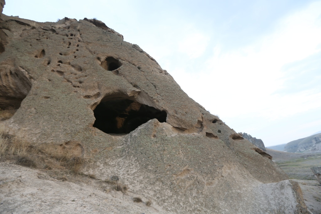 Ağrı ve Kars’ın ünlü mağaraları turizme kazandırılmayı bekliyor - AA 20231202 33082257 33082253 KARSIN ANI MAGARALARI TURIZME KAZANDIRILMAYI BEKLIYOR