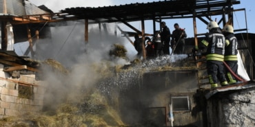 Erzurum'daki yangında bir ev ve ahır tamamen, 2 ev de kısmen yandı