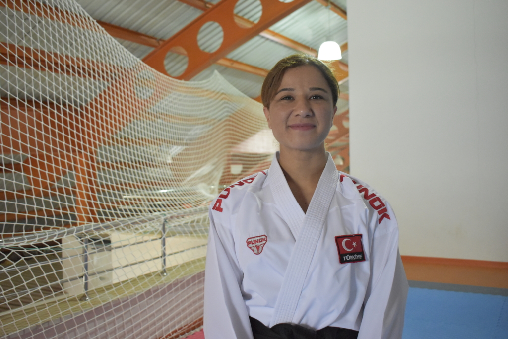 Bitlis’te kız çocuklarına karate eğitimi - AA 20231214 33185019 33185014 BITLISTE KARATECI KIZLAR YETISTIRILIYOR