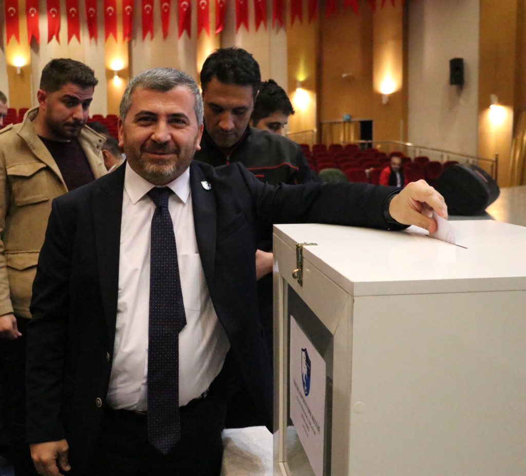 Erzurumspor FK başkanlığına yeniden Ahmet Dal seçildi - AA 20231214 33186331 33186326 ERZURUMSPOR FK BASKANLIGINA AHMET DAL YENIDEN SECILDI