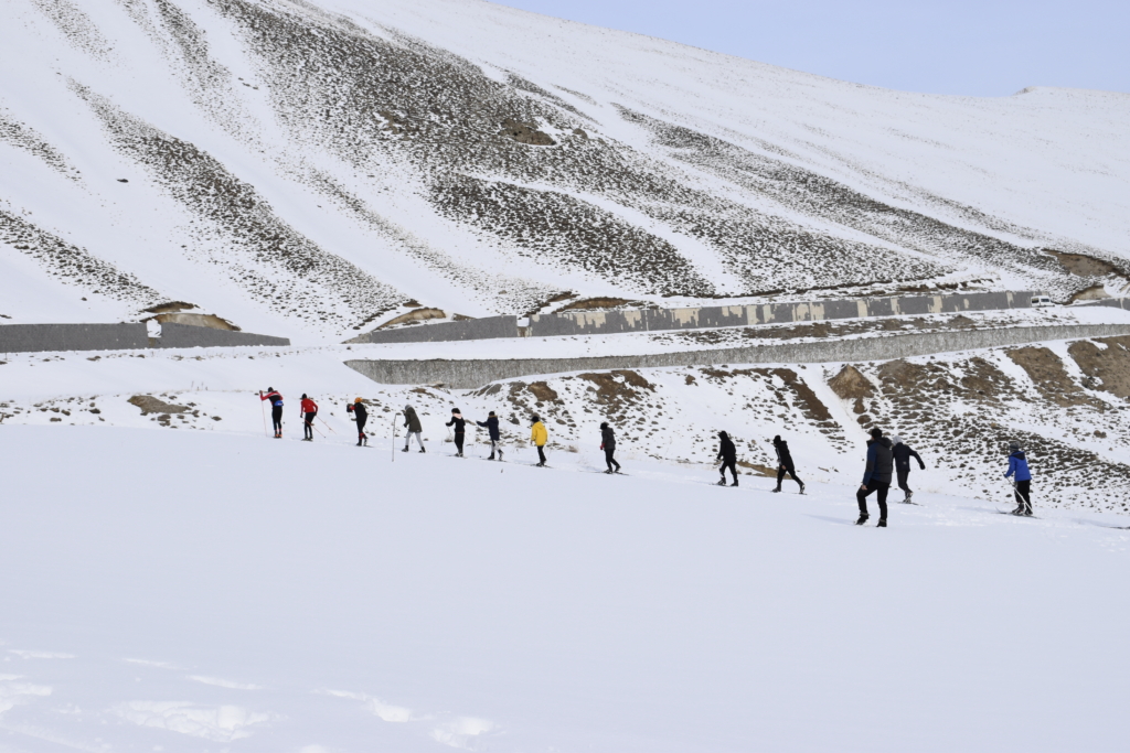 Bitlis'te kayakçılar antrenmanlara başladı - AA 20231218 33211340 33211334 BITLISTE KAYAKCILAR KARLA KAPLI PARKURDA ANTRENMANLARA BASLADI