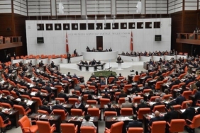 2024 Bütçe Kanun Teklifi AKP-MHP oylarıyla kabul edildi - Meclis 1