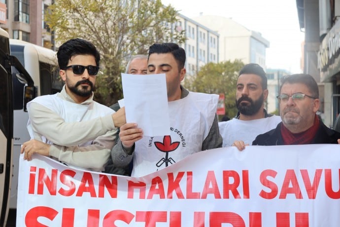 İHD Van: Adaletin sağlanması için mücadeleye devam - van aciklama ihd1