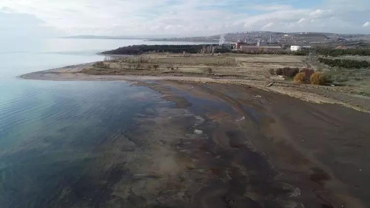 Van Gölü’ndeki çekilme iki fotoğrafla gözler önüne serildi! - van golu cekilme1