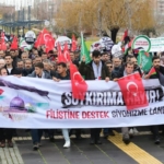 Van YYÜ öğrencilerinden ‘Filistin’e destek’ yürüyüşü