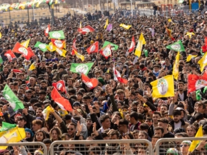 Fotoğraflarla Van Newroz kutlamaları - Fotograflarla Van Newroz kutlamalari11
