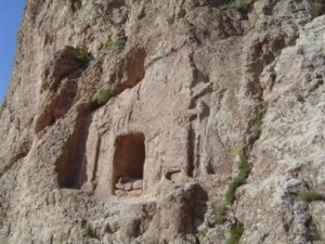 Hakkari’de gezilecek yerler - Urartu Mezarligi