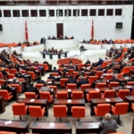Meclis yeni anayasa gündemiyle açılıyor